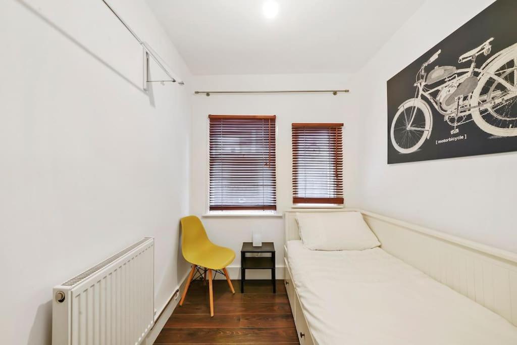 2 Bed Garden Flat Leyton Village Londra Exterior foto
