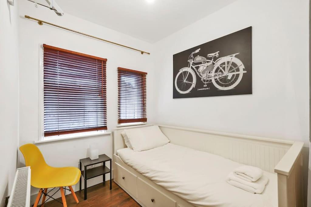 2 Bed Garden Flat Leyton Village Londra Exterior foto