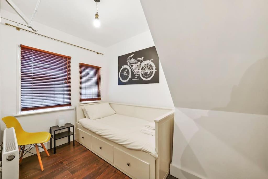 2 Bed Garden Flat Leyton Village Londra Exterior foto